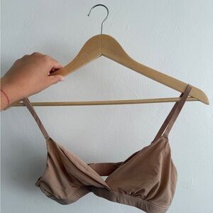 SKIMS Fits Everybody Crossover Bralette in Clay